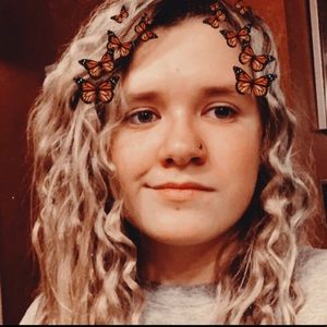 Meet your Posher, Alexis